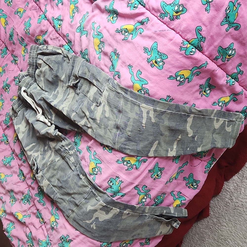 Cargo pants - Picture 3 of 4
